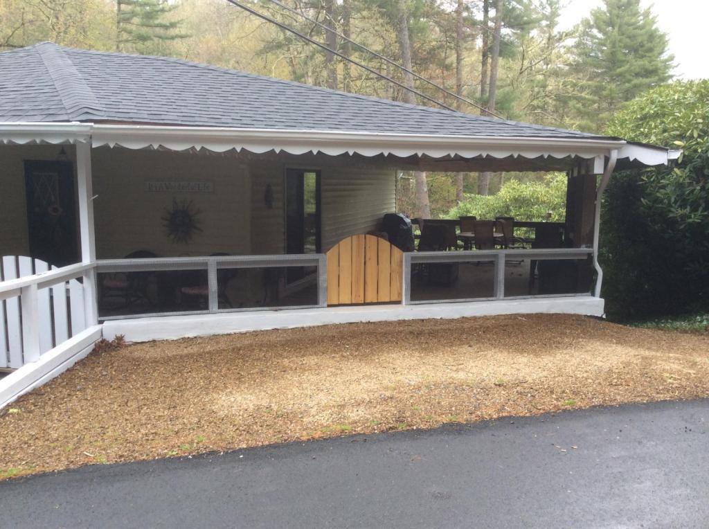 21 Delphinium Ln House Rental in Newland, NC