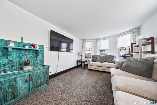 Foto del edificio - 74 Mitchell St