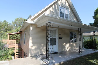 Building Photo - 1828 Ontario St