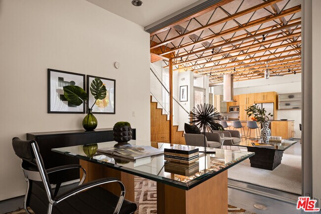 Building Photo - 621 San Juan Ave