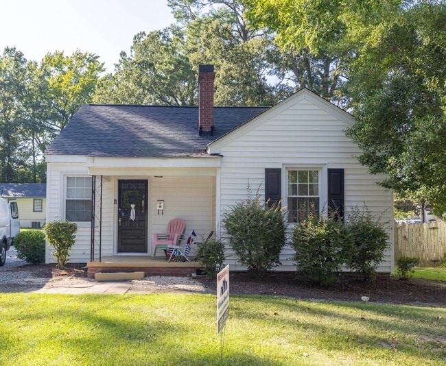 Photo - 102 S Woodlawn House