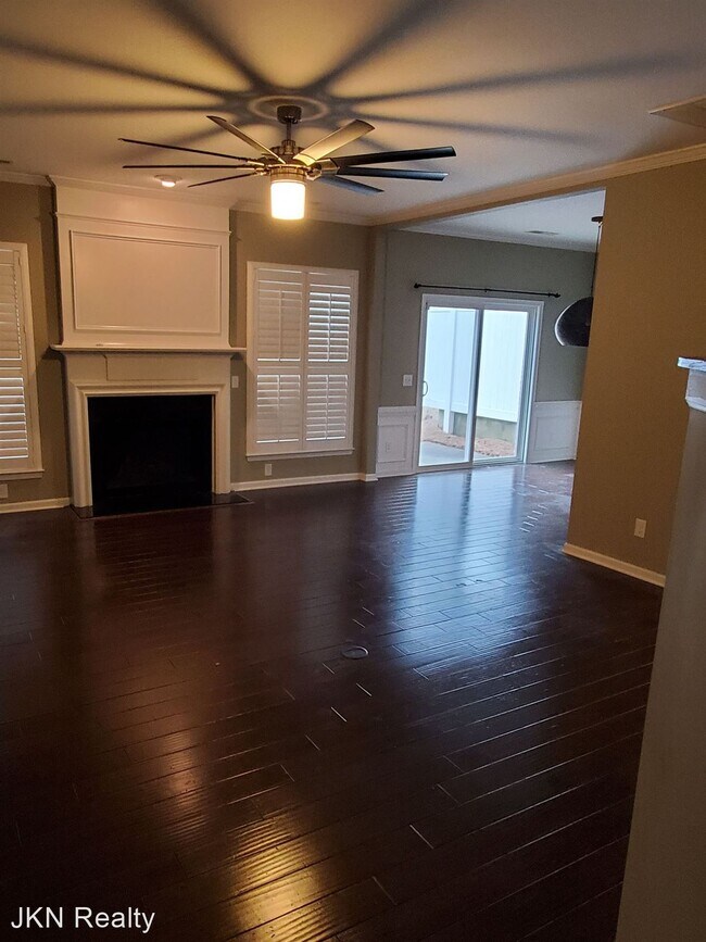 Foto del edificio - 3 br, 2.5 bath House - 15329 Canmore st - ...