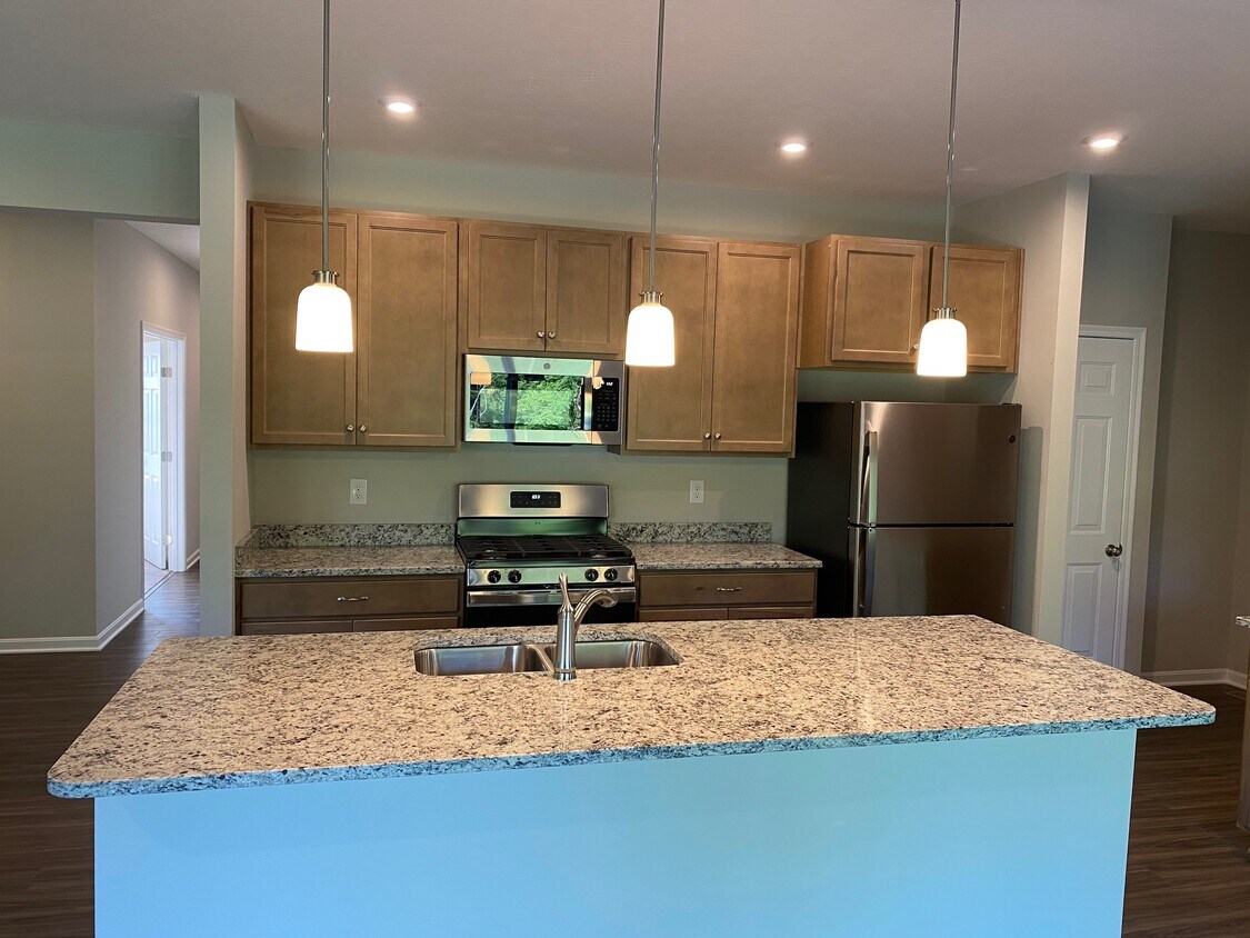 Foto principal - 5808 Montrose Ct