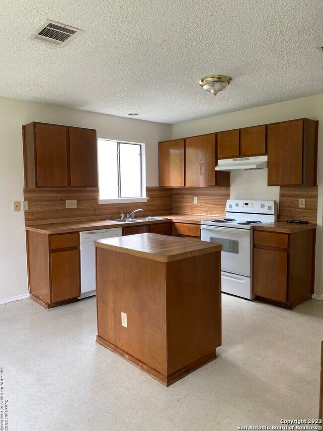 Foto del edificio - 7259 Flaming Forest St