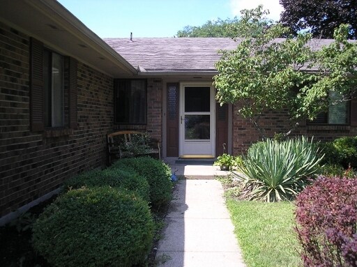 Building Photo - 9401 Foxburrow Way