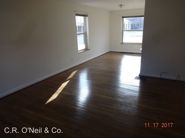 Building Photo - 607-613 Blenheim Rd