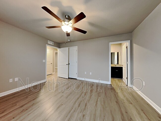 Foto del edificio - 107 SW Sunflower St
