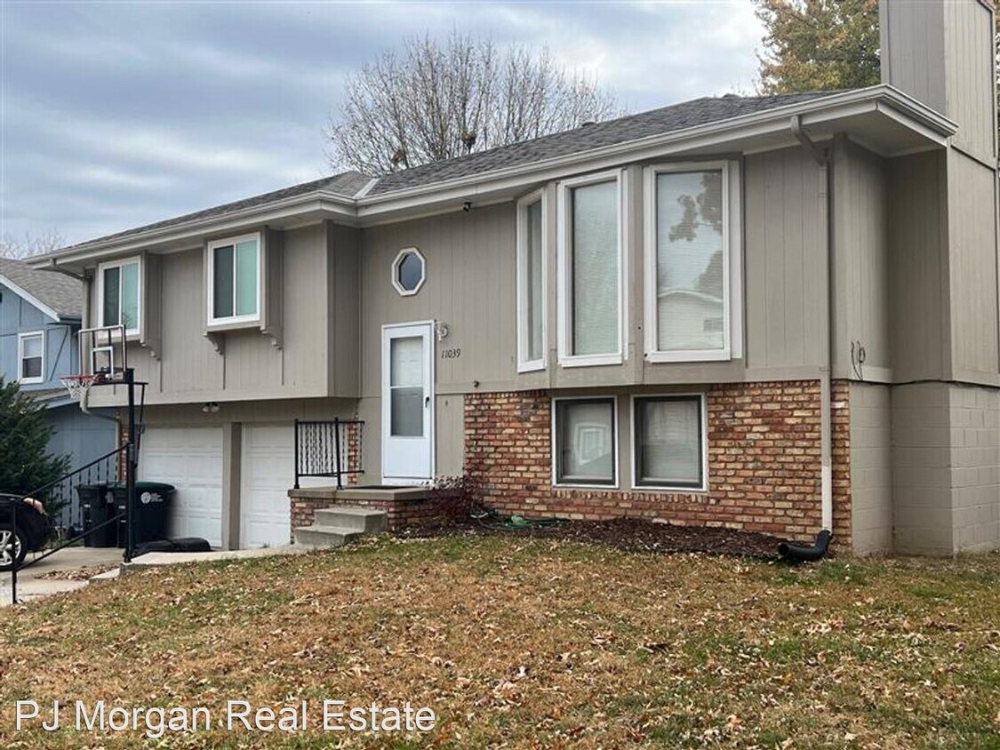 Primary Photo - 3 br, 2.5 bath House - 11039 Washington St.