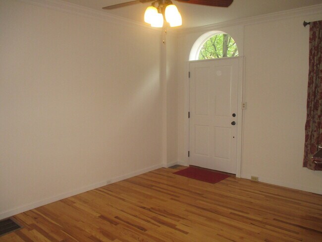 Foto del edificio - Townhome for rent in Upper Fells Point (Butcher's Hill)