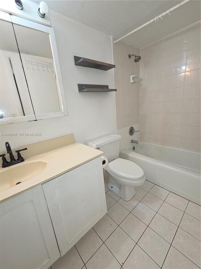 Foto del edificio - 9445 SW 76th St