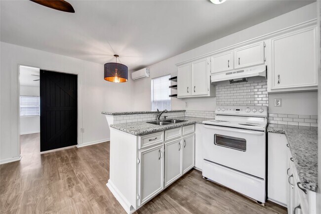 Foto del edificio - 1710 Shelby St