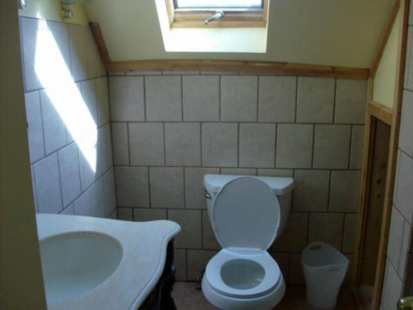 Bathroom_1 - 128 Main St