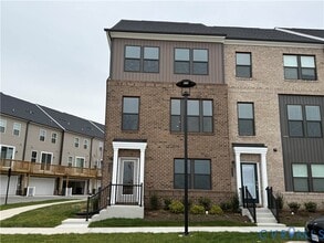 Building Photo - 9450 Belladdie Way