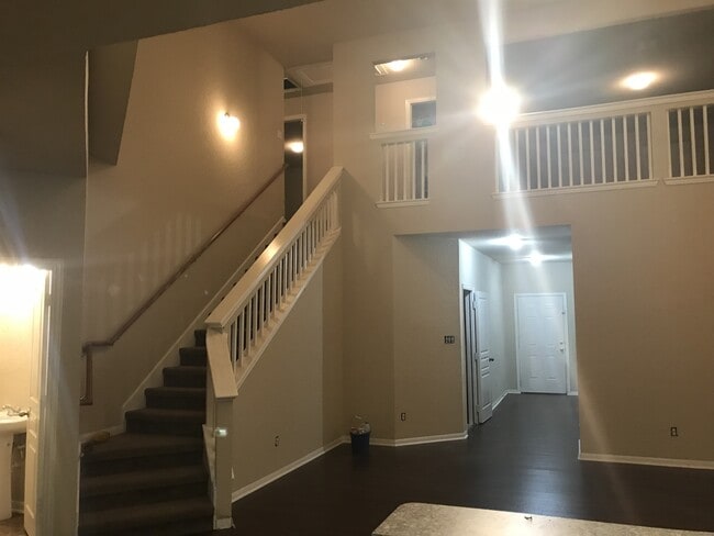 Building Photo - Must See & Ready For Move In - Spacious 4 ...