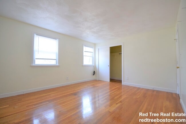 Building Photo - 10 Rodgers Ave
