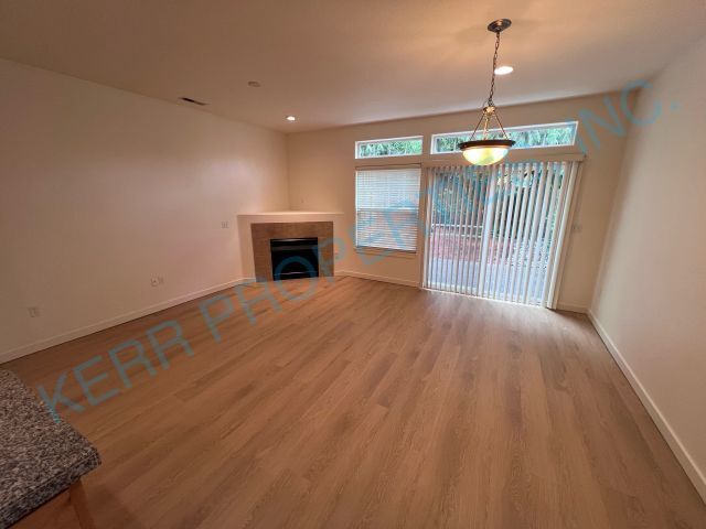 Building Photo - FREE RENT! Charming 3-Bed Home with 2.5 Ba...