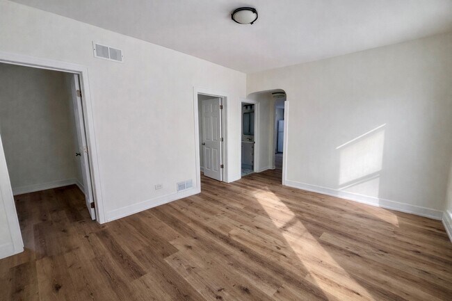 Foto del edificio - 393 Wellington Ave