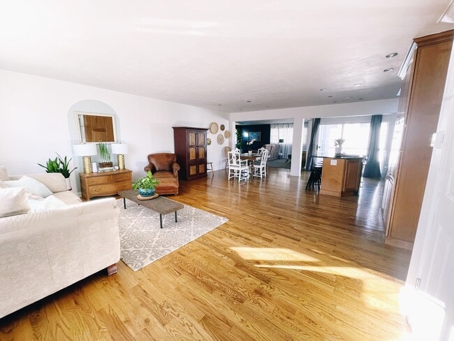 Photo - 132 Pierce Dr House