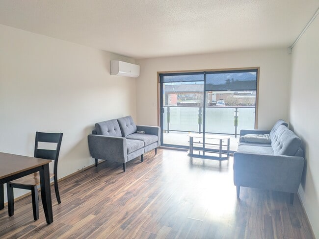 Building Photo - 46909 Yale Rd