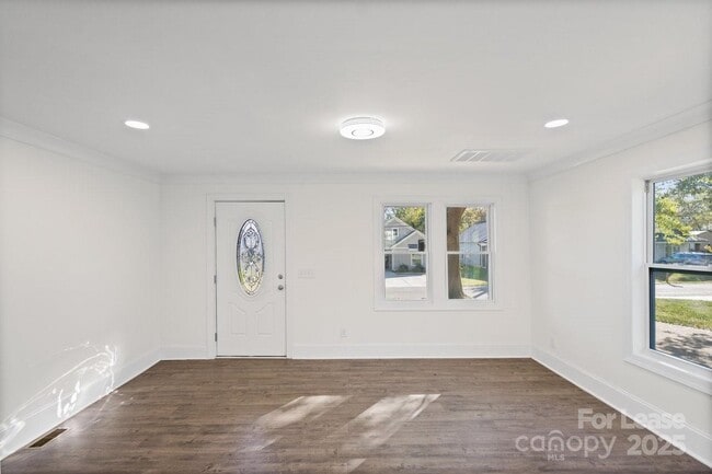Foto del edificio - 225 N Lee St