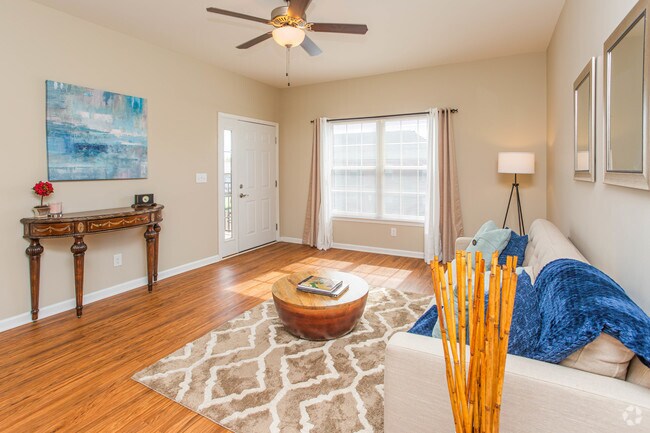 2HAB, 2BA - Sala de estar - Wyndamere Apartments - WYN