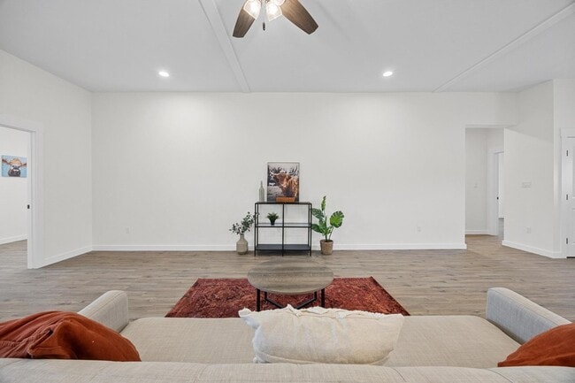 Building Photo - 17701 Village Dr