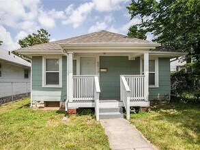 Building Photo - 5918 Anderson Ave