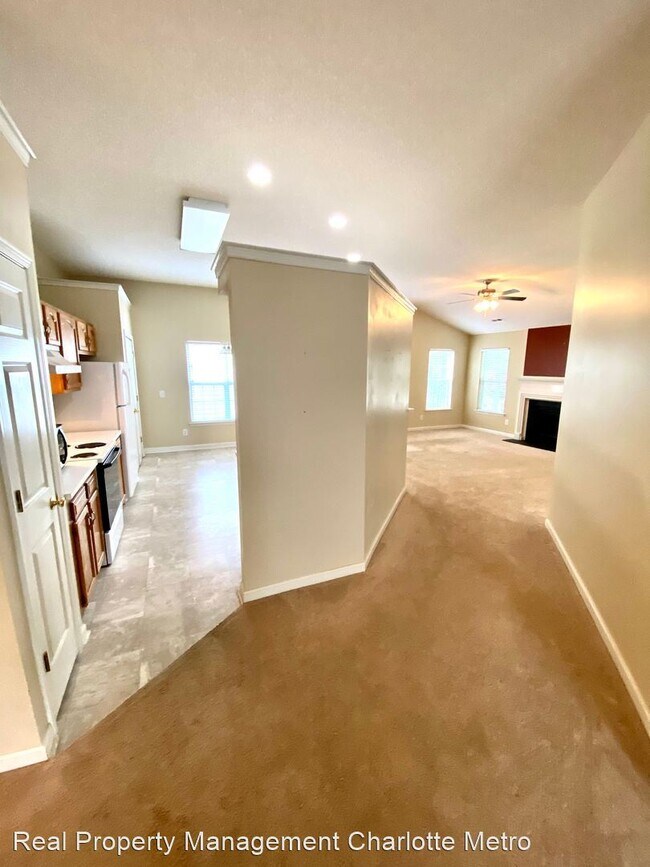 Building Photo - 3 br, 2 bath House - 740 Bradberry Lane