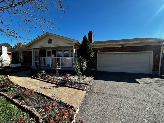 3Br brick house with garage and finished b... - 3Br brick house with garage and finished b...