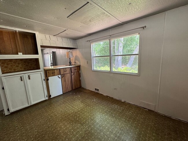 Foto del edificio - 2BR/1BA Mobile Home on ½ Acre – Pet-Friendly – Lake City, FL