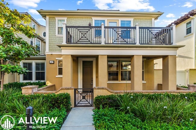 Foto del edificio - Highly Upgraded 4 Bed, 4.5 Bath Condo Available in Pacific Shores!