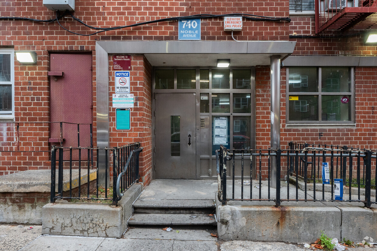 Entrance Photo - 710 Noble Avenue