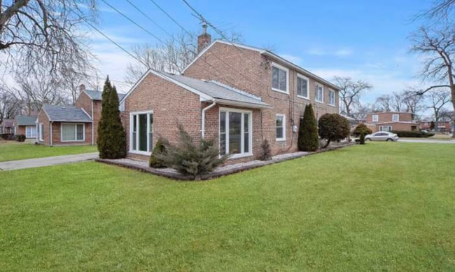 Building Photo - 9501 S King Dr