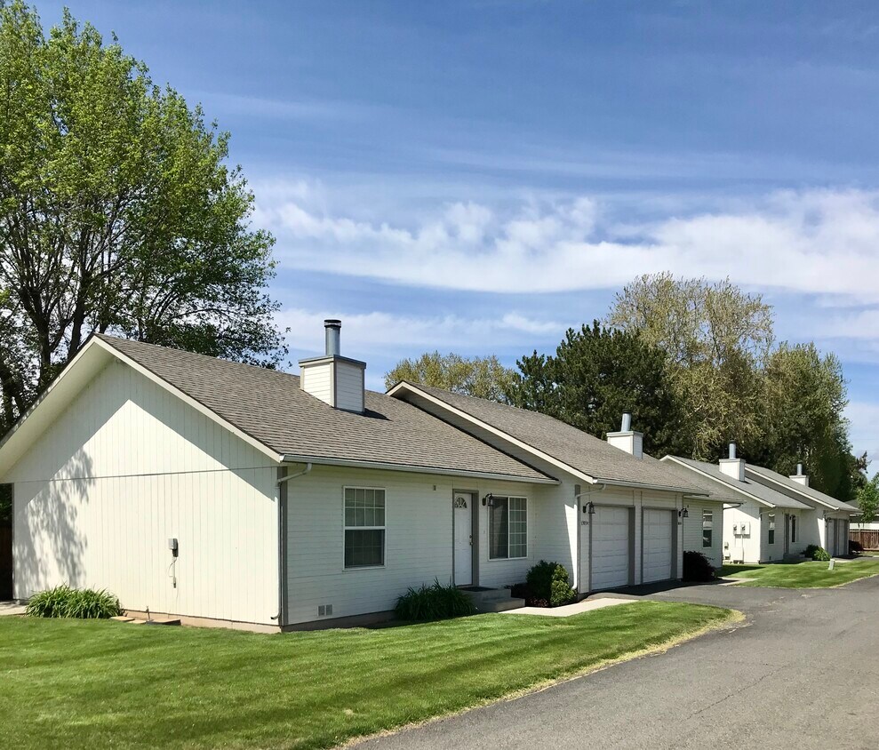 1303 W King St Unit D, Yakima, WA 98902 Condo for Rent in Yakima, WA