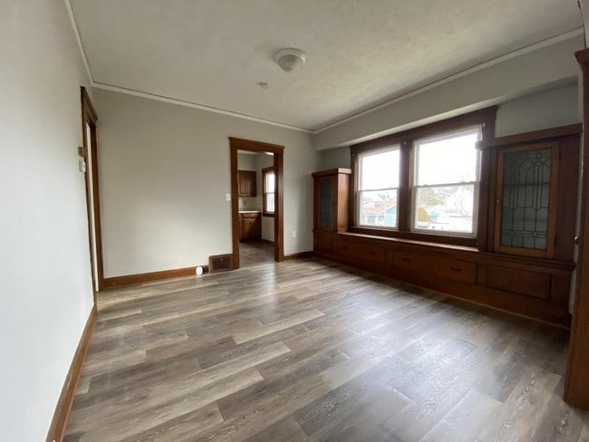 Building Photo - 3422 West 100th Street #Up