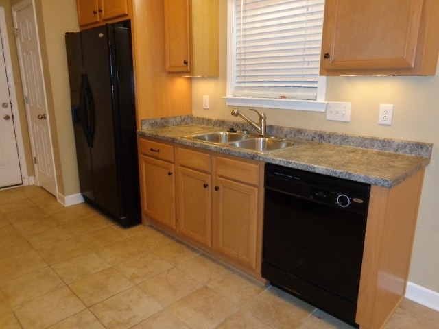 Building Photo - 5409 Sabin Ct