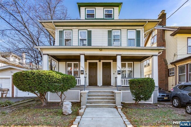 1054-1056 Hunterdon Street Unit Leftside - 1054-1056 Hunterdon Street Unit Leftside Apartment