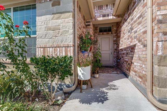 Building Photo - 14525 Caelum Dr