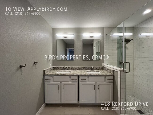 Foto del edificio - "Charming 4-Bedroom Home with Spacious Lay...