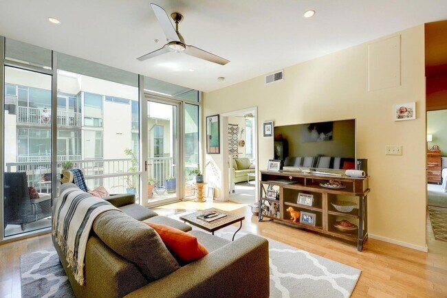 Building Photo - 1600 Barton Springs RD Unit 1504