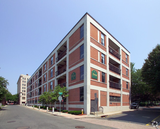 Stockbridge Court 45 Willow St Springfield, MA