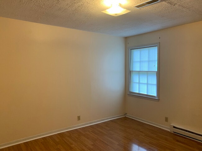 Building Photo - 125 Fisher Dr