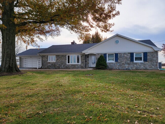 Foto del edificio - 502 W Newport Rd