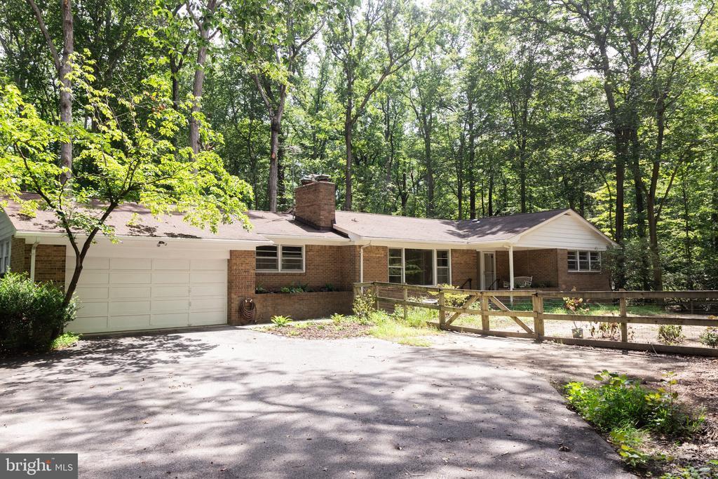 Foto principal - 2710 Hidden Valley Rd