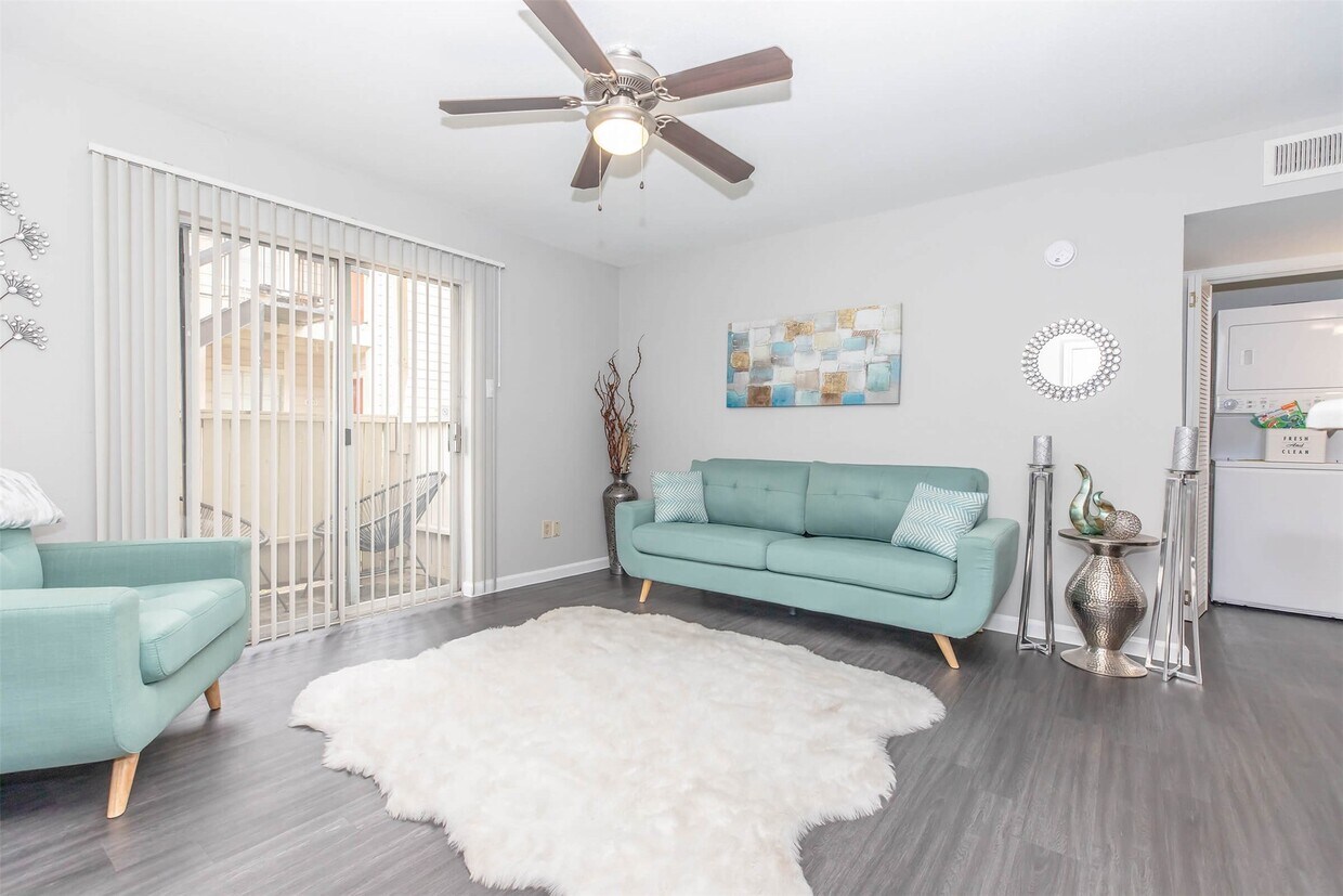 Foto principal - 8282 Cambridge St