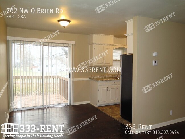 Building Photo - 702 NW O'Brien Rd
