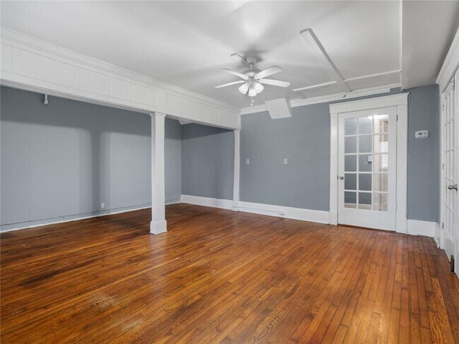 Building Photo - 164 4th St NE