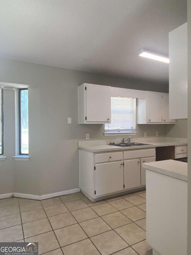 Building Photo - 530 S Orange Edwards Blvd
