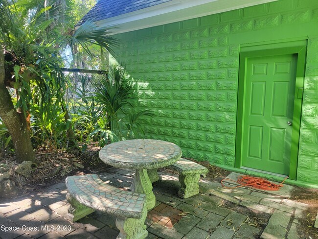 Foto del edificio - 874 Spiller St