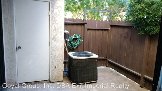 Building Photo - 3 br, 2.5 bath House - 801 Wensley Ave